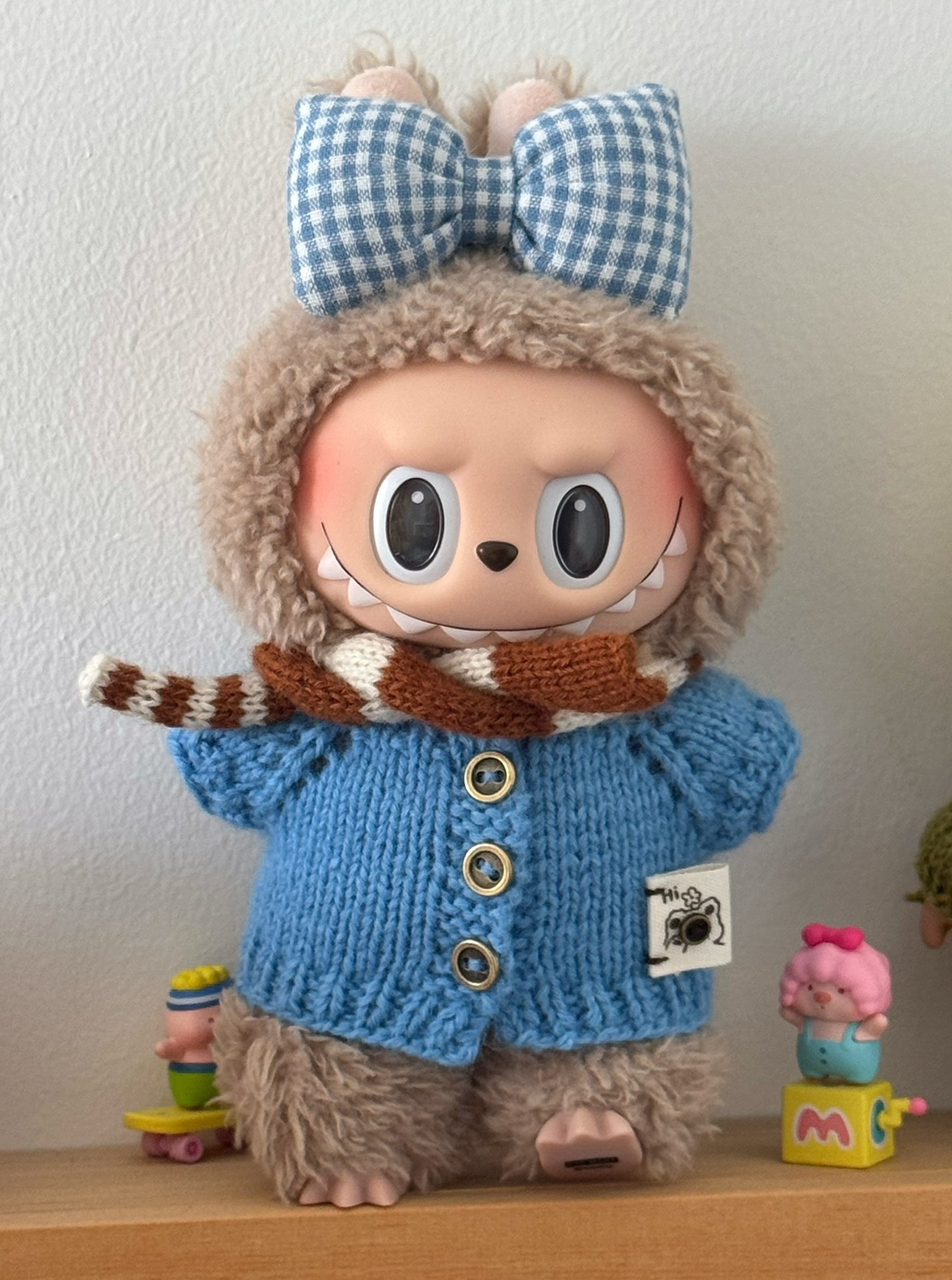 Handmade Knit Labubu Doll Outfit: Cozy Blue Sweater, Scarf & Headband – Perfect for Collectors & Playful Fashion - Image 3