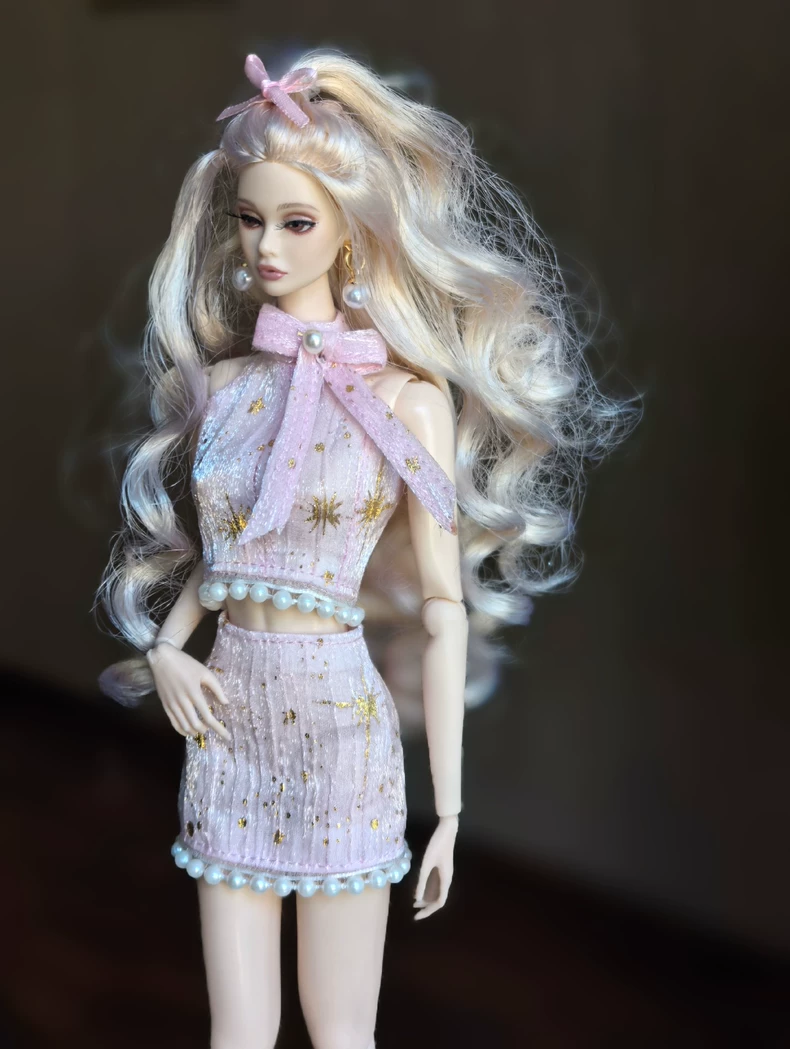 Elegant Pastel Pink Doll Outfit with Gold Accents & Star Patterns – 1/6 Scale - Image 2