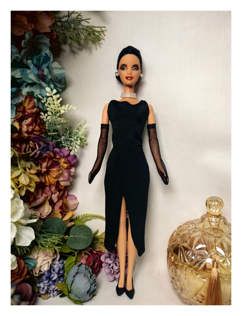 Chic Black Barbie Doll Fashion Set – Elegant Dress, Gloves & Shoes for Collectors - Image 1