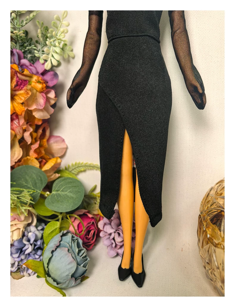 Chic Black Barbie Doll Fashion Set – Elegant Dress, Gloves & Shoes for Collectors - Image 3