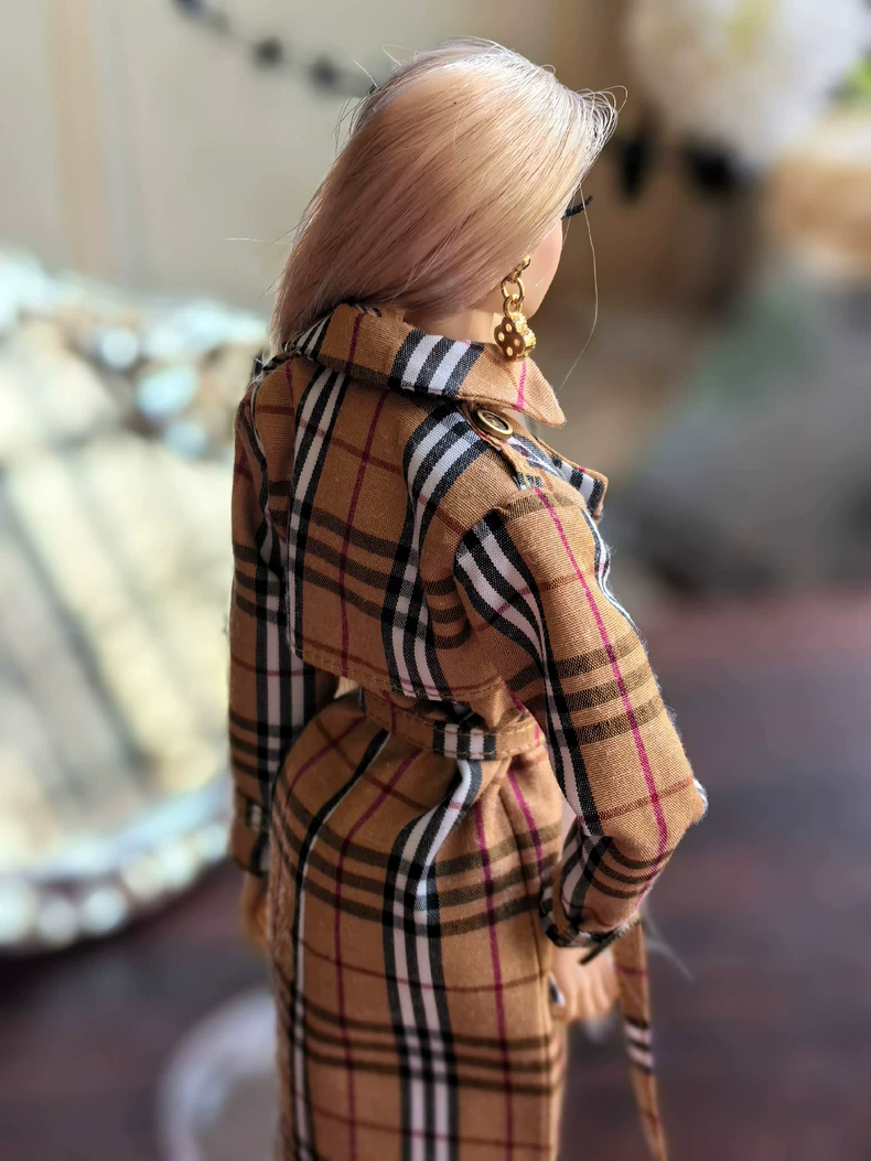 Classic Plaid Trench Coat Outfit for BJD 1/6 Dolls – Timeless Elegance & Premium Craftsmanship - Image 4