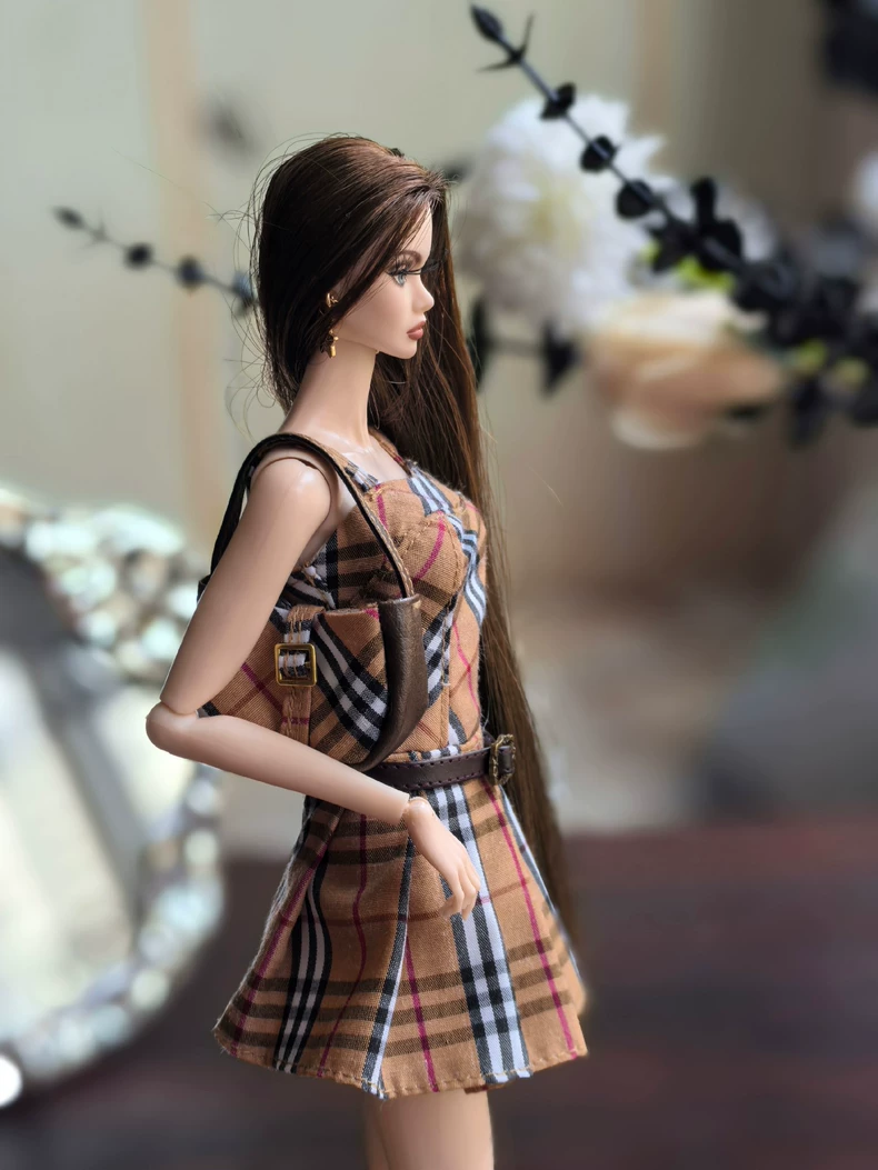 Elegant 1/6 BJD Plaid Outfit: Premium Coat, Dress & Accessories Set - Image 4