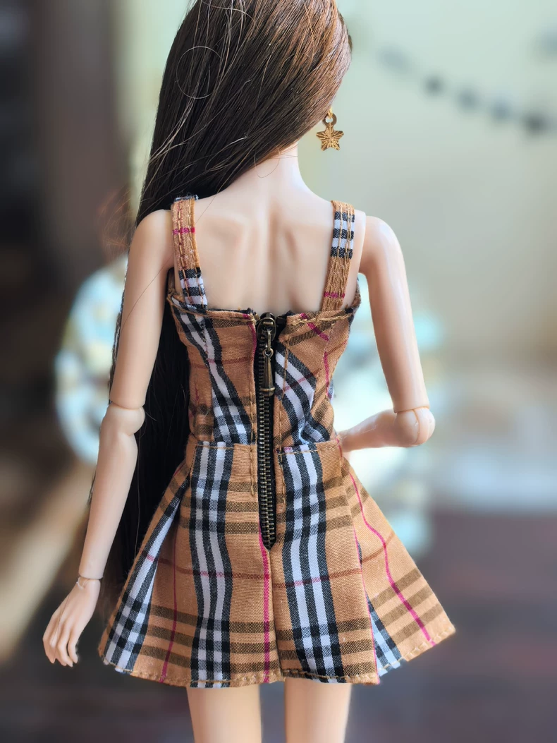 Elegant 1/6 BJD Plaid Outfit: Premium Coat, Dress & Accessories Set - Image 5