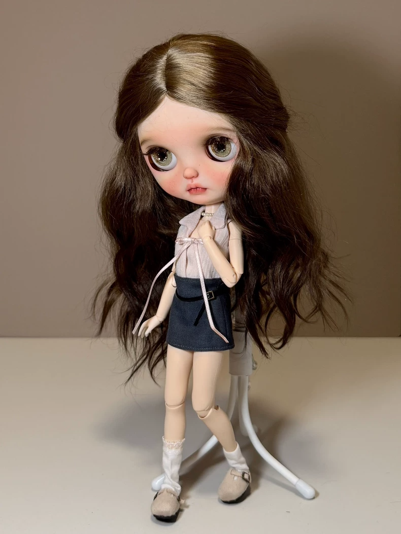 Handmade Blythe Secretary Outfit: Backless Top & Denim Skirt Set for OB22 OB24 Dolls - Image 3