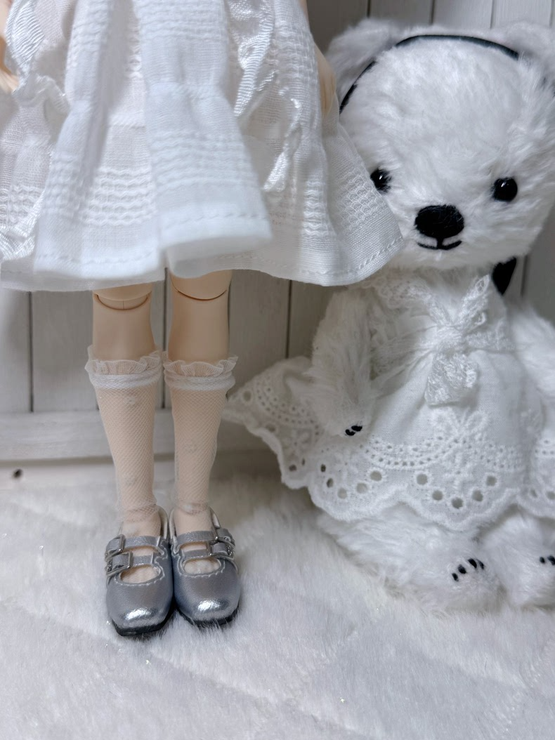Charming Blythe Doll Outfit: Elegant White Dress & Straw Hat for OB22/OB24 Dolls - Image 7