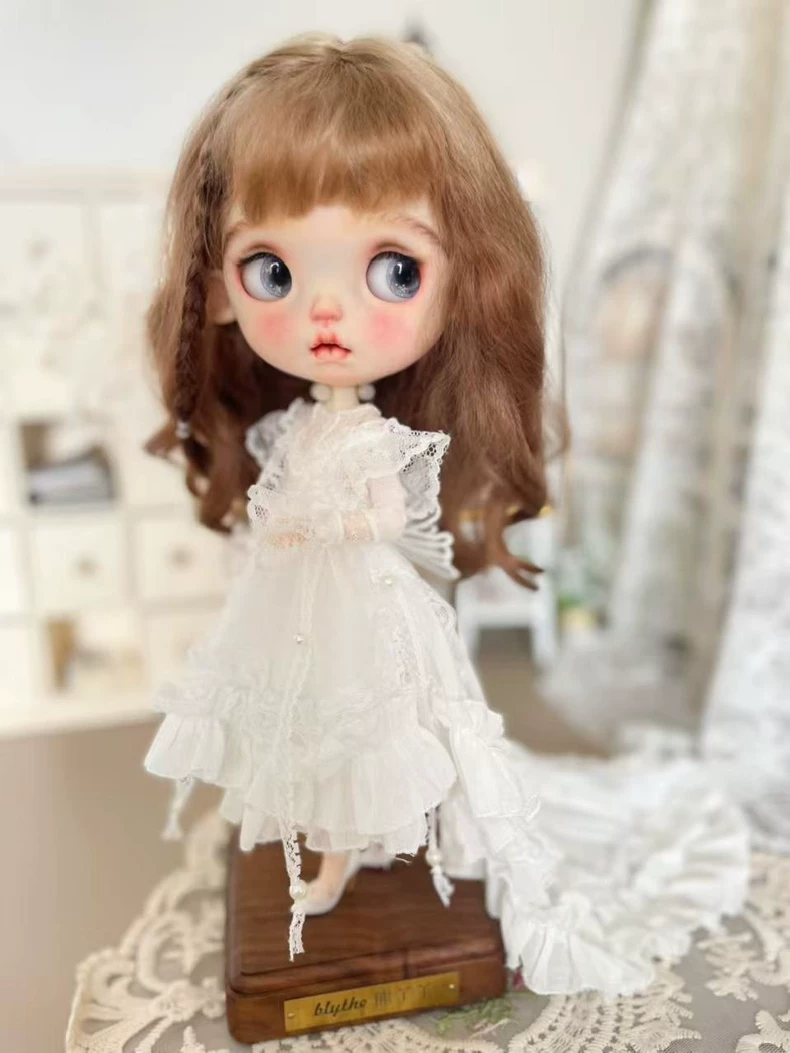 Elegant BLYTHE Doll Outfit with Lace Detailing & Detachable Headpiece – OB22/OB24 Fit - Image 4