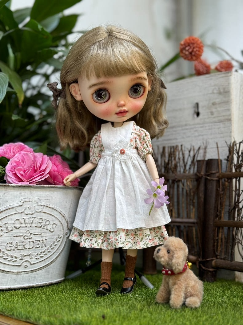Charming French-Inspired Blythe Doll Outfit – Floral Summer Dress & Apron Set | Premium Cotton, Elegant Details - Image 1