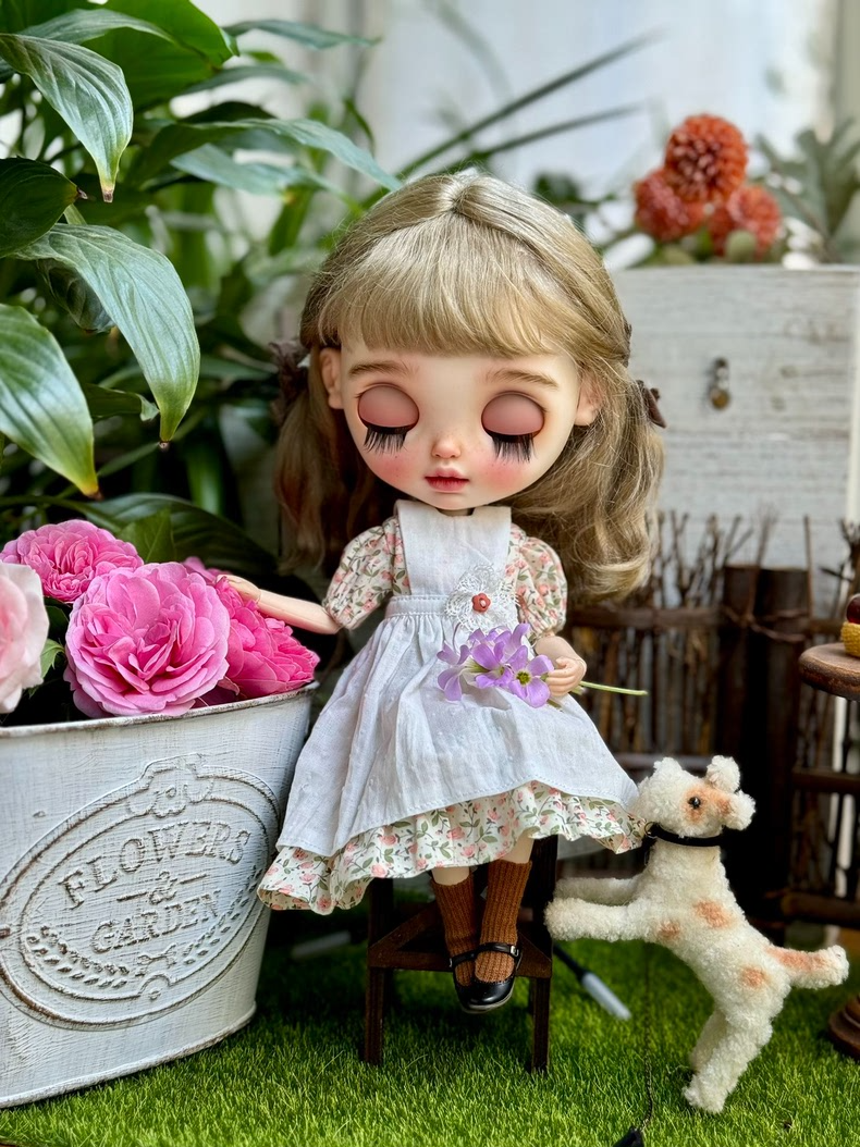 Charming French-Inspired Blythe Doll Outfit – Floral Summer Dress & Apron Set | Premium Cotton, Elegant Details - Image 3