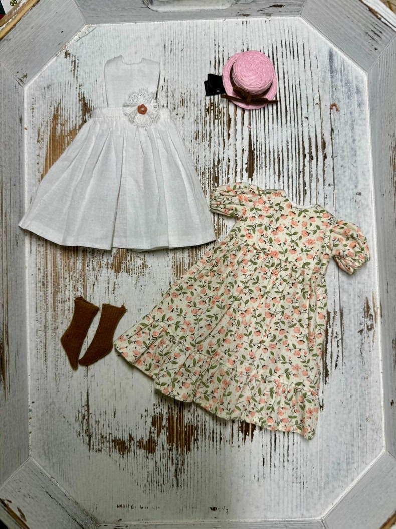 Charming French-Inspired Blythe Doll Outfit – Floral Summer Dress & Apron Set | Premium Cotton, Elegant Details - Image 6