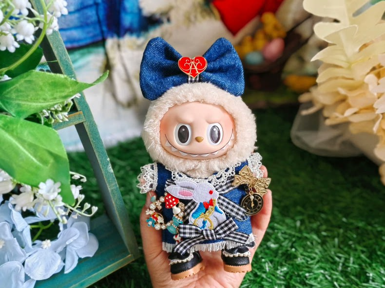 Whimsical Alice in Wonderland LABUBU Doll Outfit – Denim, Lace & Plush Magic for 17cm Dolls - Image 2
