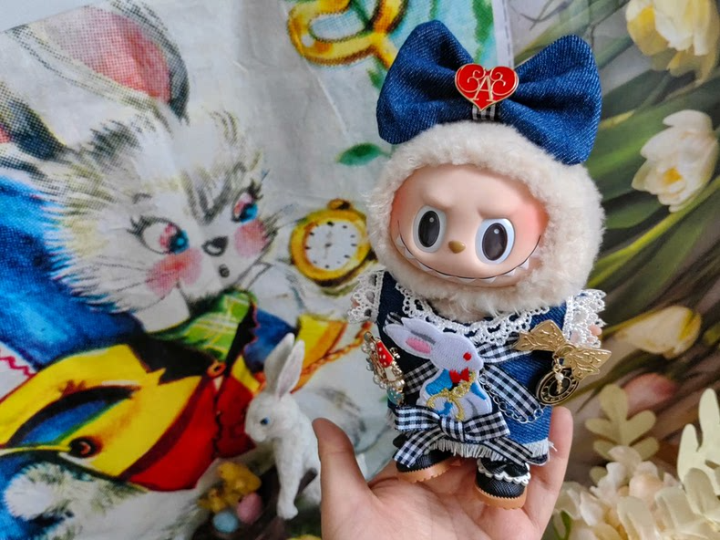 Whimsical Alice in Wonderland LABUBU Doll Outfit – Denim, Lace & Plush Magic for 17cm Dolls - Image 5