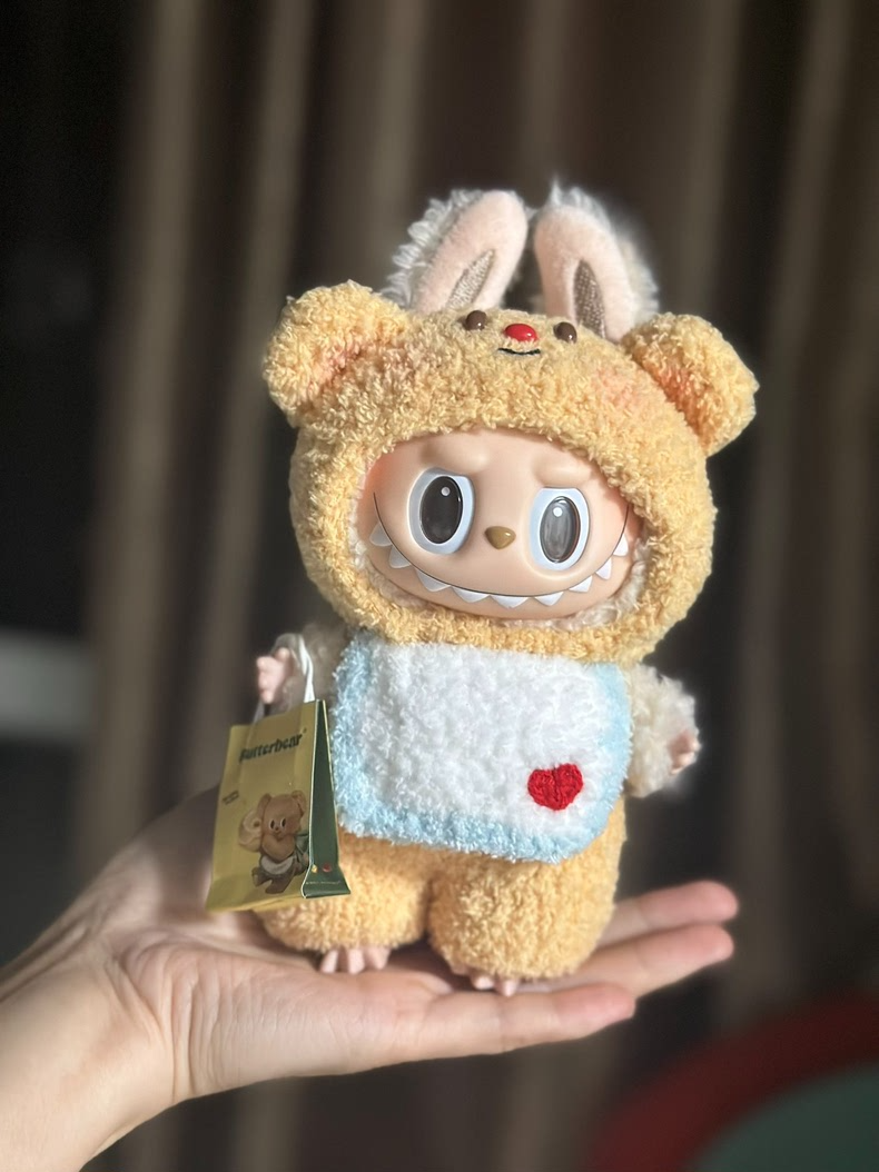 POPMART LABUBU Plush Outfit: Whimsical Heartfelt Macaron Ensemble for Collectors - Image 1