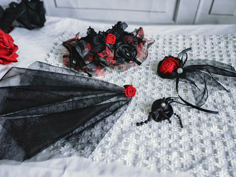 Gothic Elegance: Red & Black Rose Labubu Blind Box Ensemble with Lace & Pearls - Image 6