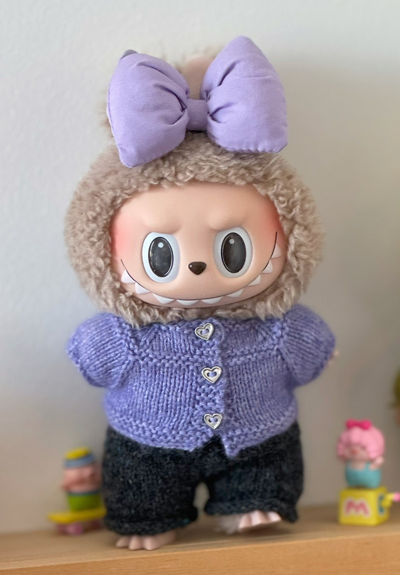 Charming LABUBU Knit Outfit: Handmade Cardigan, Scarf & Pants for 17cm Collectible Figures - Image 3