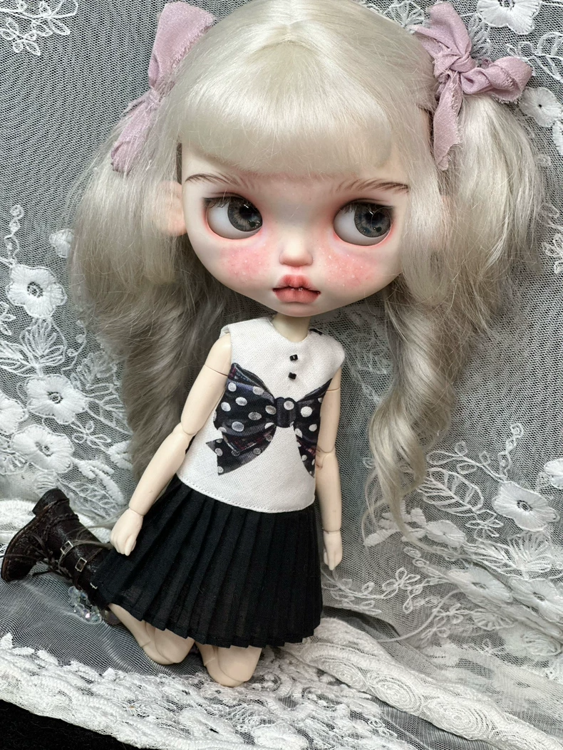 Elegant Blythe Doll Outfit: Polka Dot Bow Top & Pleated Skirt for ob24 & az Bodies - Image 2