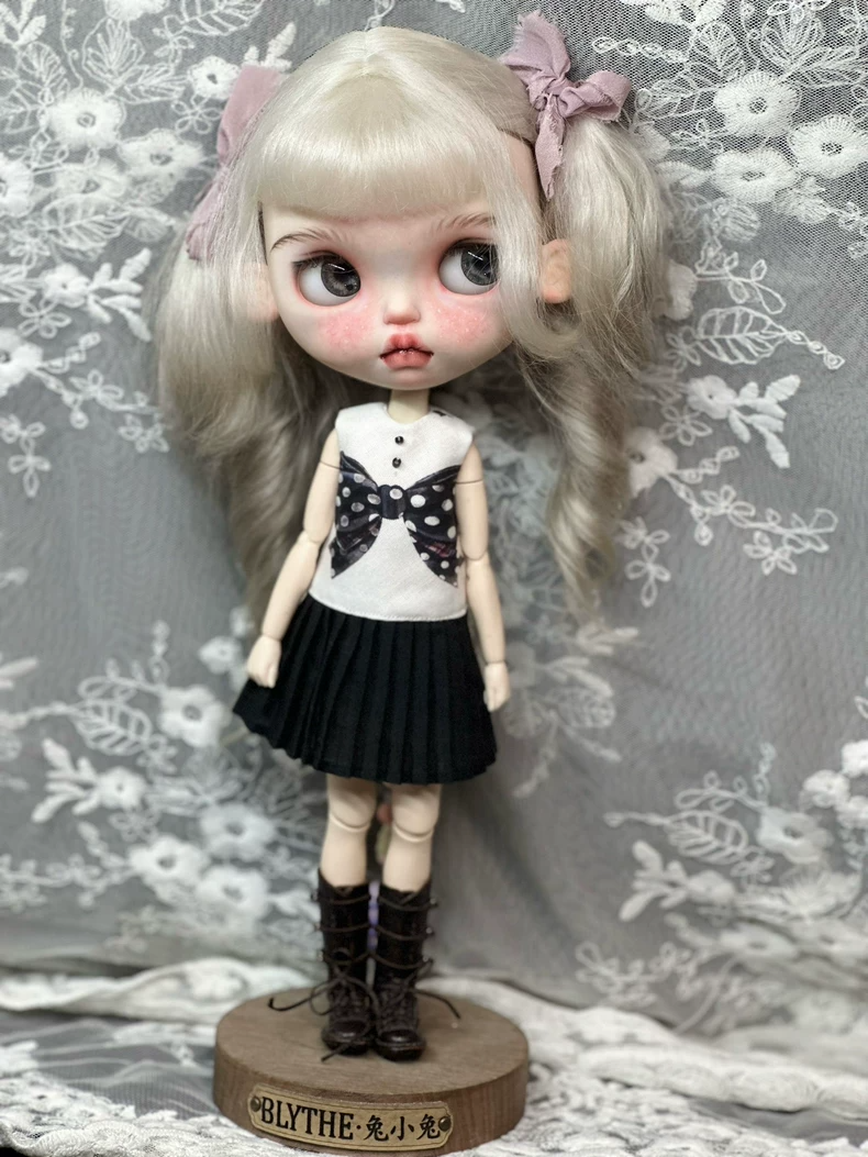 Elegant Blythe Doll Outfit: Polka Dot Bow Top & Pleated Skirt for ob24 & az Bodies - Image 3