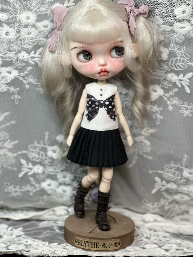 Elegant Blythe Doll Outfit: Polka Dot Bow Top & Pleated Skirt for ob24 & az Bodies - Image 5