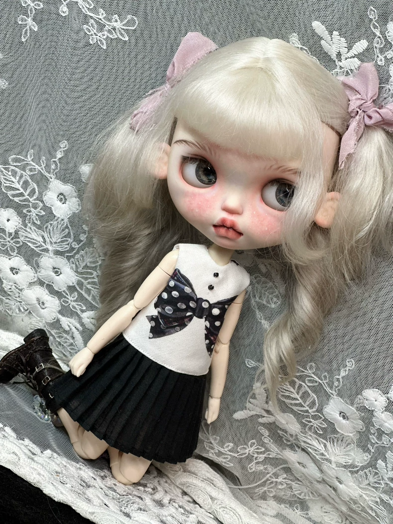 Elegant Blythe Doll Outfit: Polka Dot Bow Top & Pleated Skirt for ob24 & az Bodies - Image 6