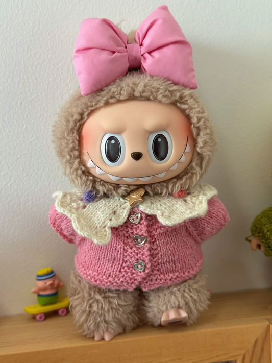Handmade Labubu Doll Outfit – Cozy Pink Cardigan & Scarf Set with Adorable Accessories - Image 1