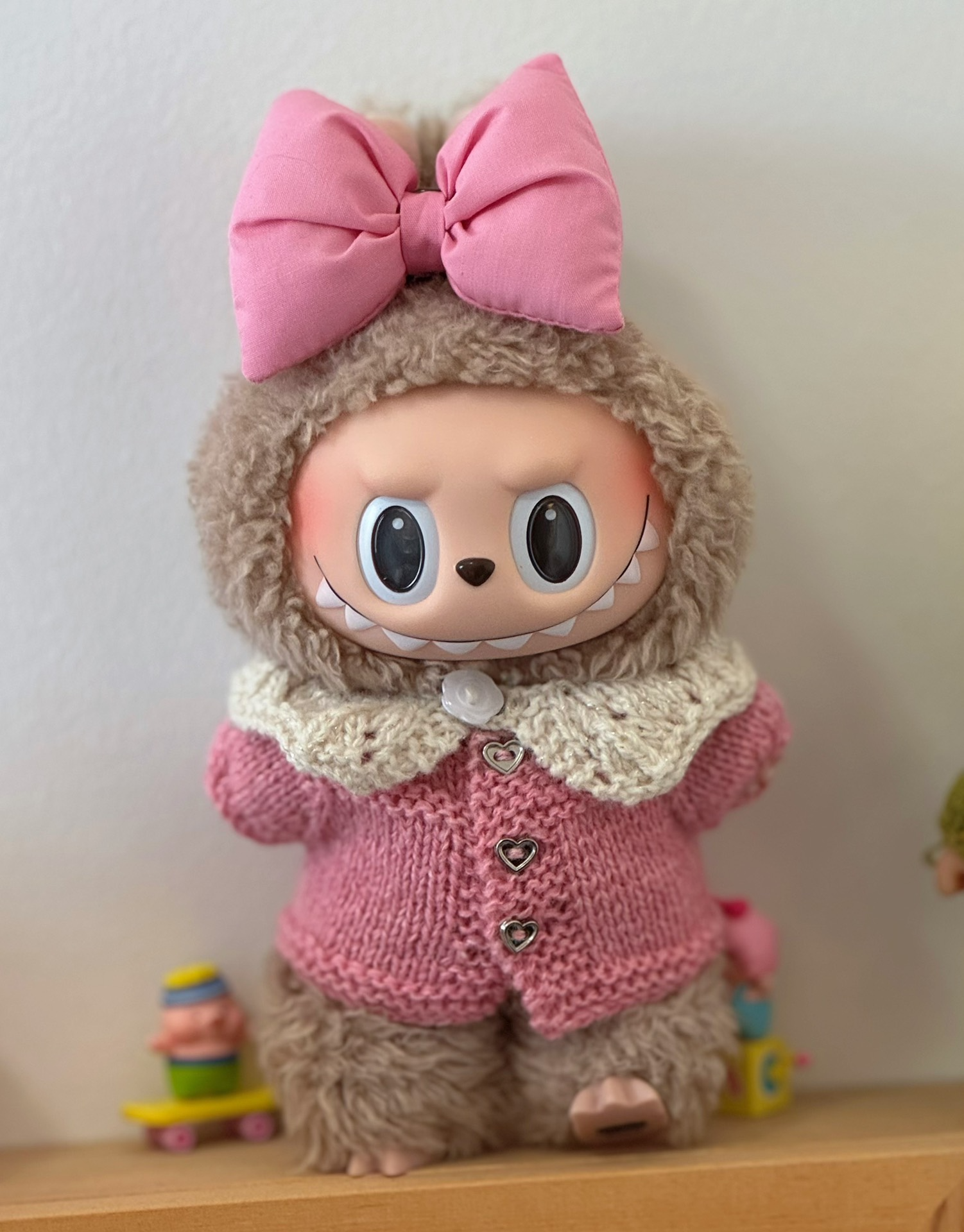 Handmade Labubu Doll Outfit – Cozy Pink Cardigan & Scarf Set with Adorable Accessories - Image 2