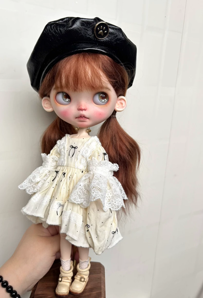 Handmade Blythe Doll Vintage Lace Dress & Beret Outfit - Collector Fashion - Image 1