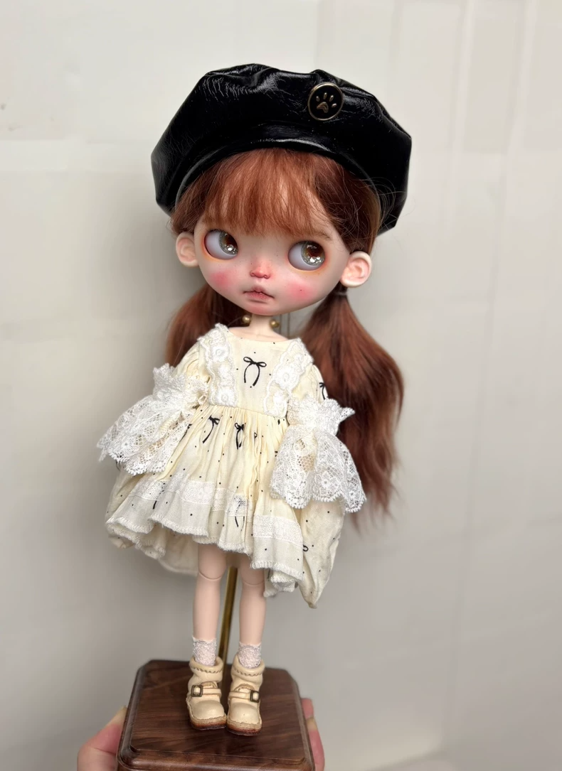 Handmade Blythe Doll Vintage Lace Dress & Beret Outfit - Collector Fashion - Image 3