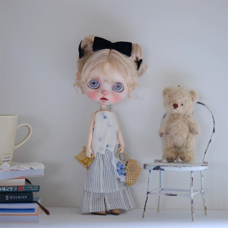 Chic Floral Blythe Doll Outfit: Sleeveless Top & Capri Pants Set for OB22 OB24 Azon - Image 3