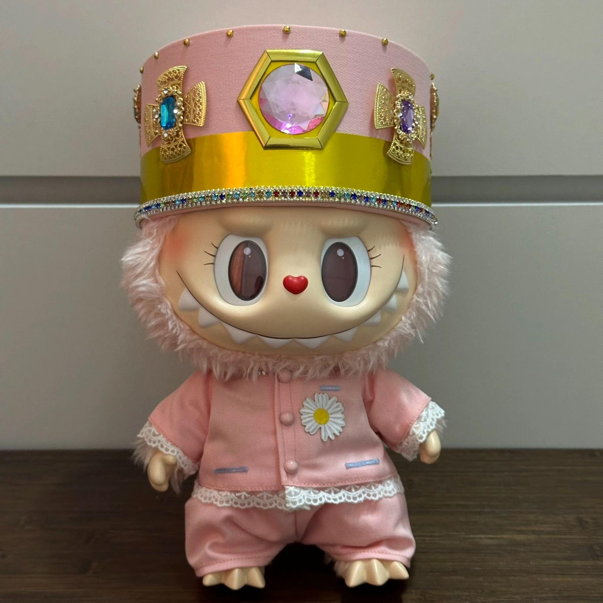 Royal Pink LABUBU Doll Outfit – Gemstone Crown & Elegant 17cm Doll Set - Image 6