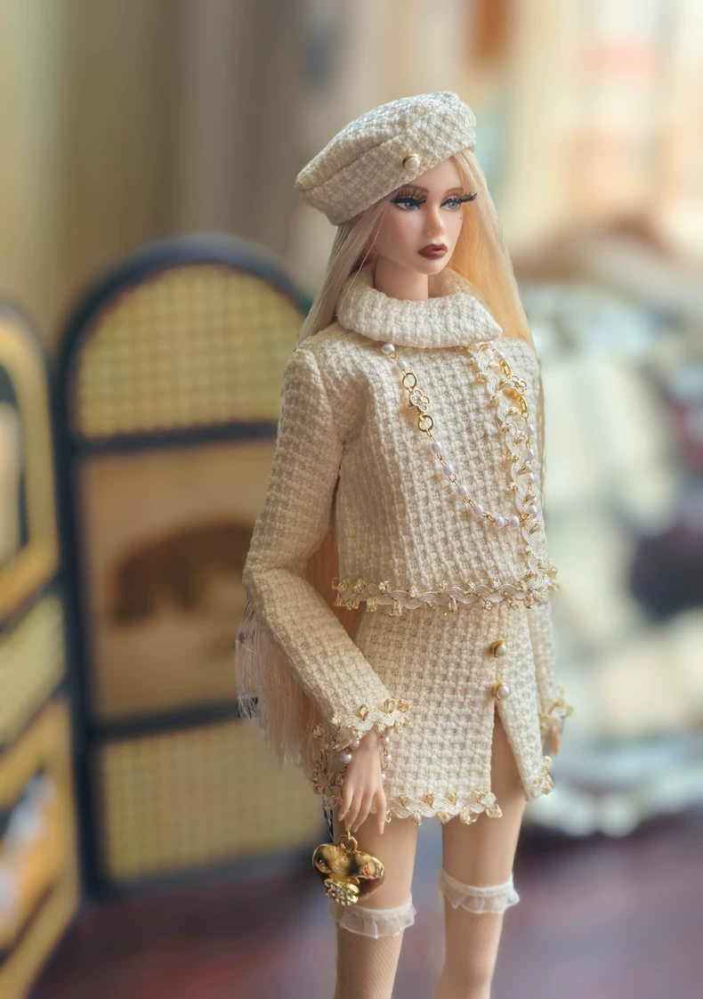 Elegant 1/6 BJD Doll Outfit – Luxe Cream Bouclé Ensemble with Gold Accents & Heart Necklace - Image 2