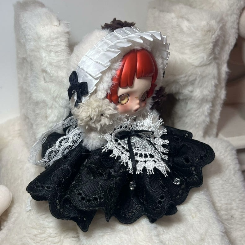 Elegant Skullpanda Doll Outfit: Lace & Plush Black & White Ensemble for 10-15cm Collectibles - Image 2
