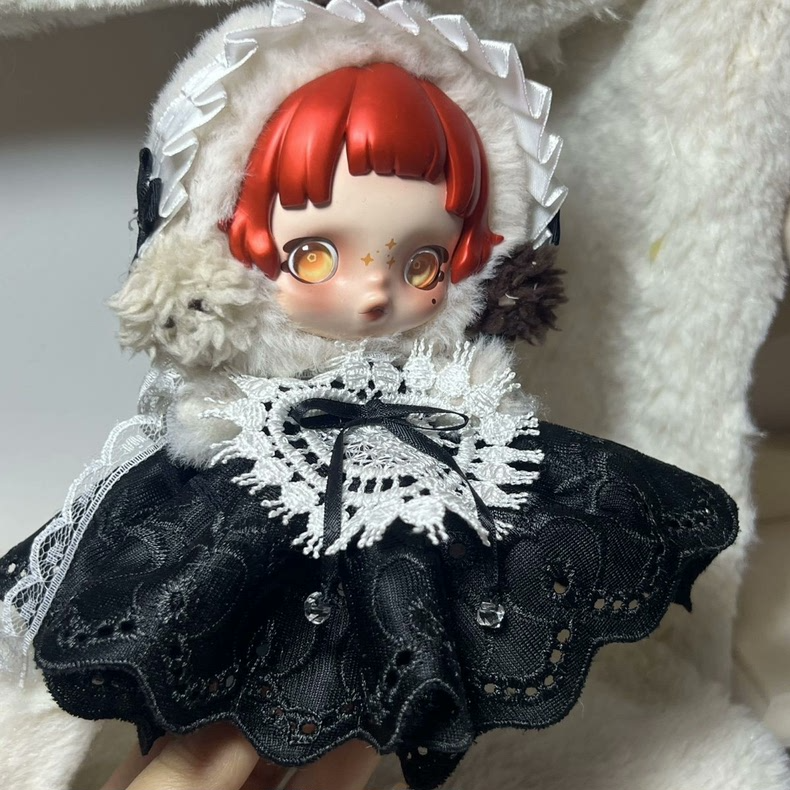 Elegant Skullpanda Doll Outfit: Lace & Plush Black & White Ensemble for 10-15cm Collectibles - Image 3