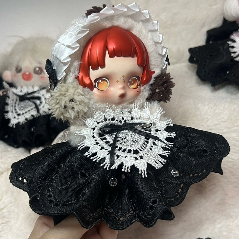 Elegant Skullpanda Doll Outfit: Lace & Plush Black & White Ensemble for 10-15cm Collectibles - Image 8