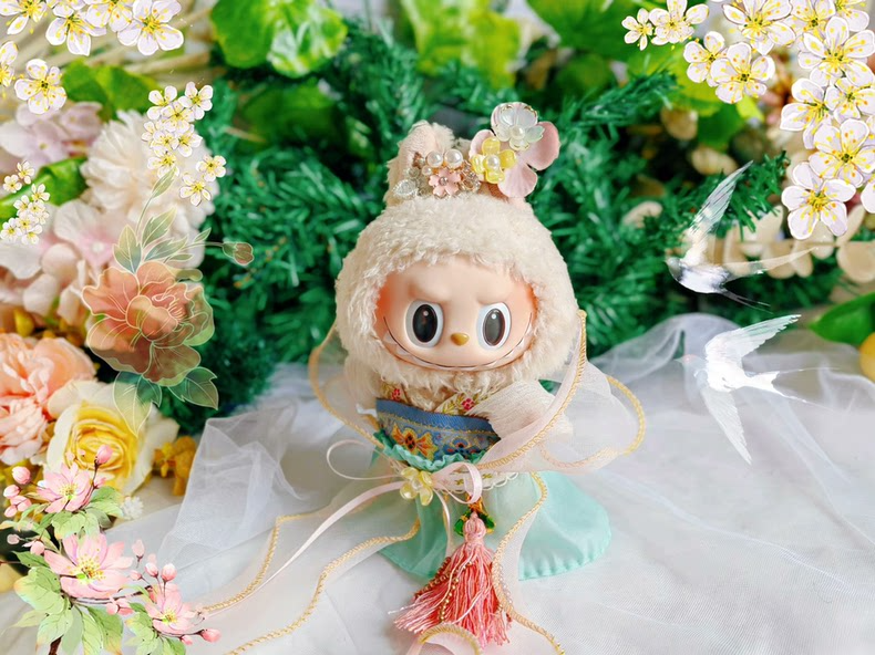 Exquisite Hanfu Labubu Outfit: Dragon Boat Festival-Inspired Silk Ensemble for 17cm Dolls - Image 1