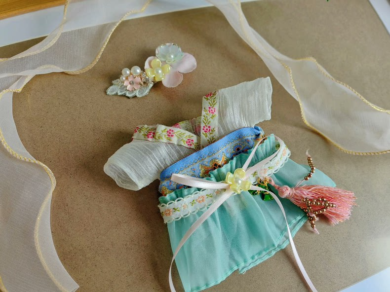 Exquisite Hanfu Labubu Outfit: Dragon Boat Festival-Inspired Silk Ensemble for 17cm Dolls - Image 8