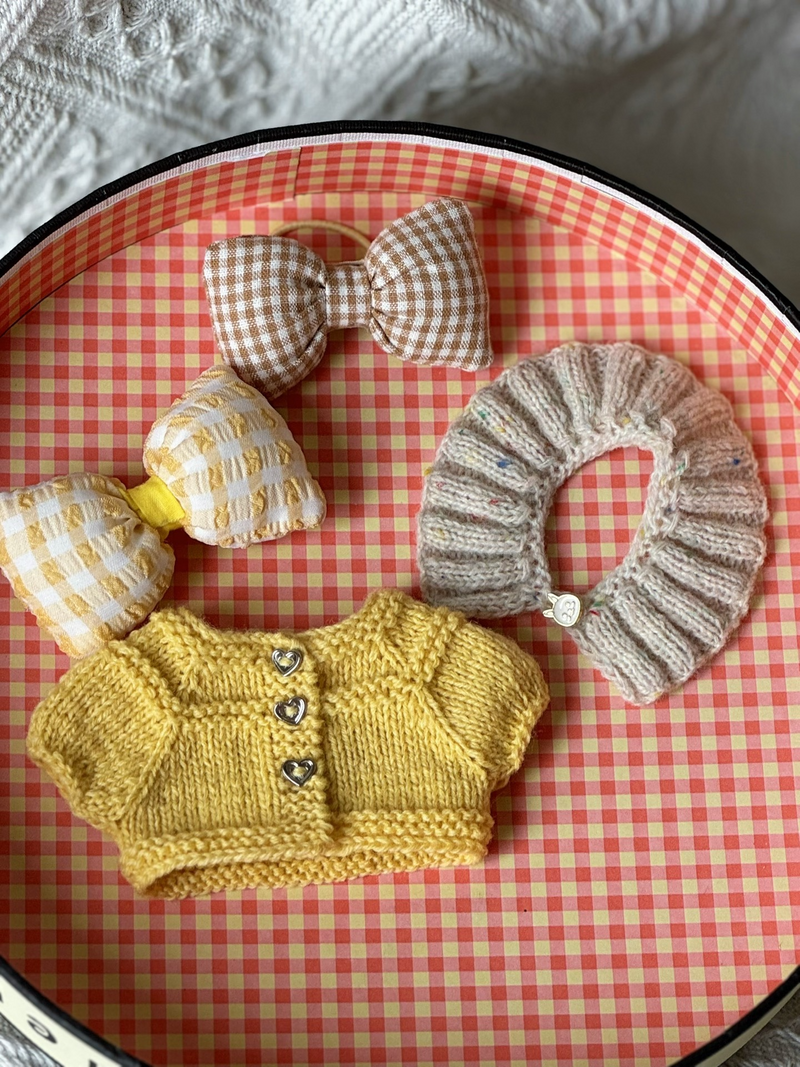 Handmade Labubu Doll Outfit: Cozy Knit Sweater, Gingham Bow & Accessories – Vibrant, Durable & Whimsical - Image 3