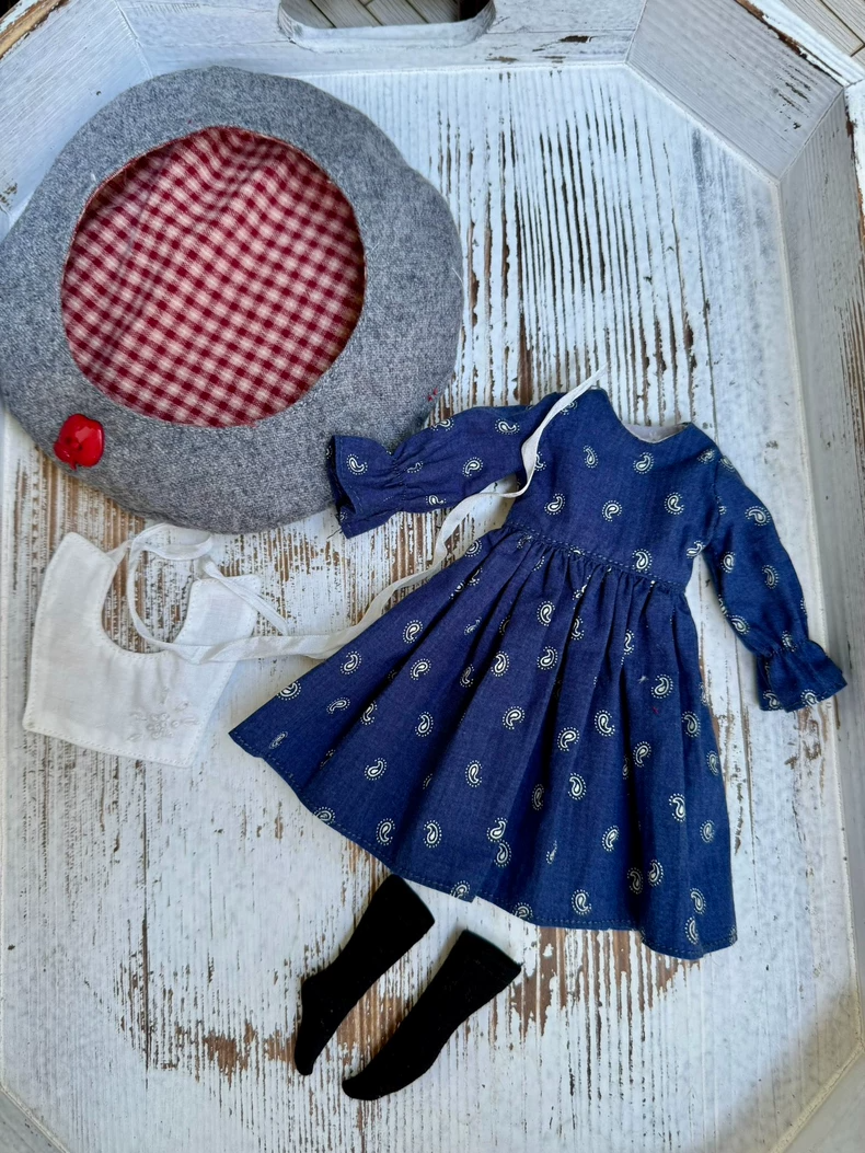 Vintage Blythe Doll Outfit – Elegant Blue Paisley Dress & Beret with Lace Collar | Collector’s Dream - Image 6