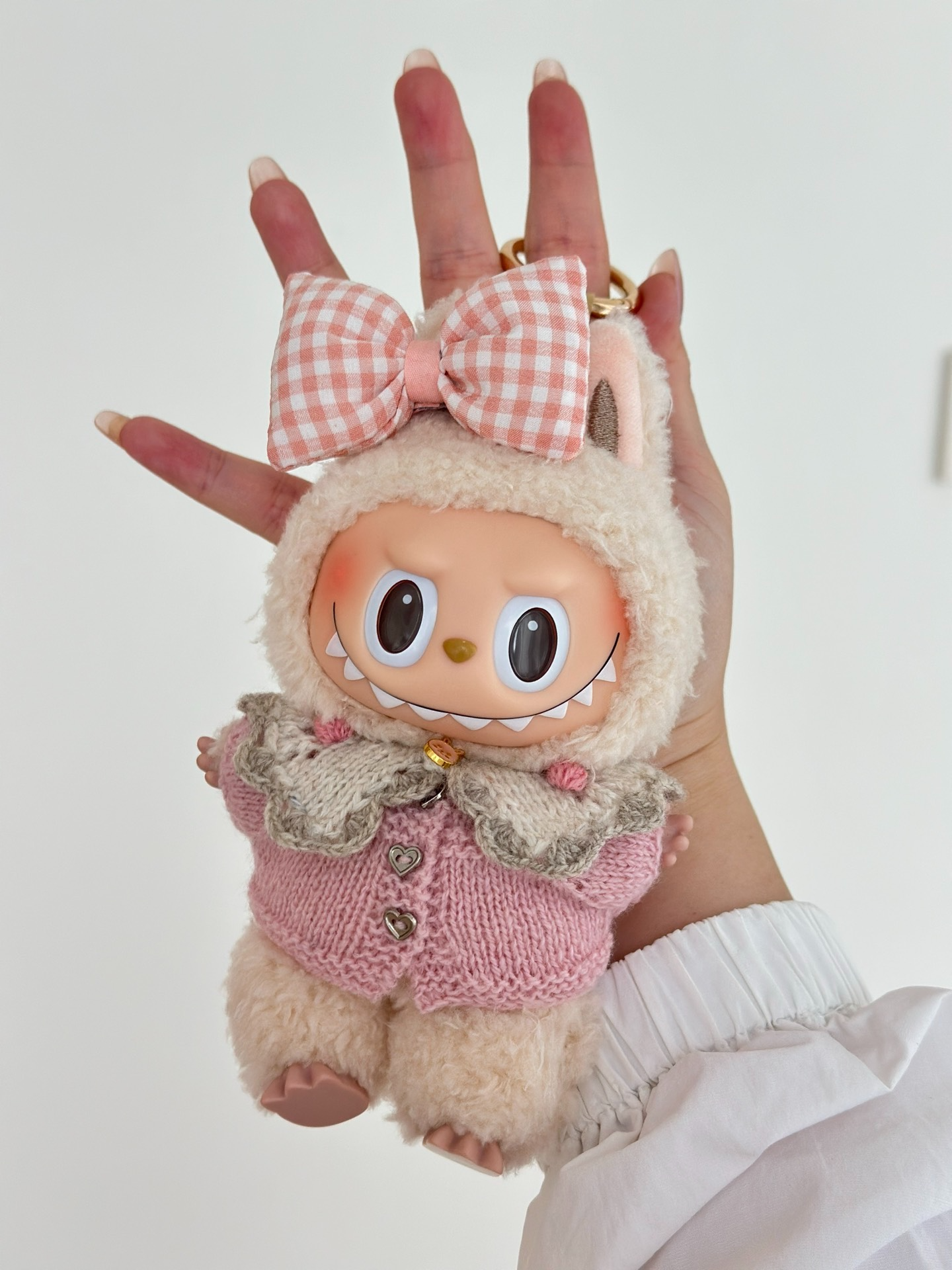 Adorable Labubu Doll Outfit Set – Cozy Knit Cardigan, Scarf & Bows – Pastel Charm - Image 3