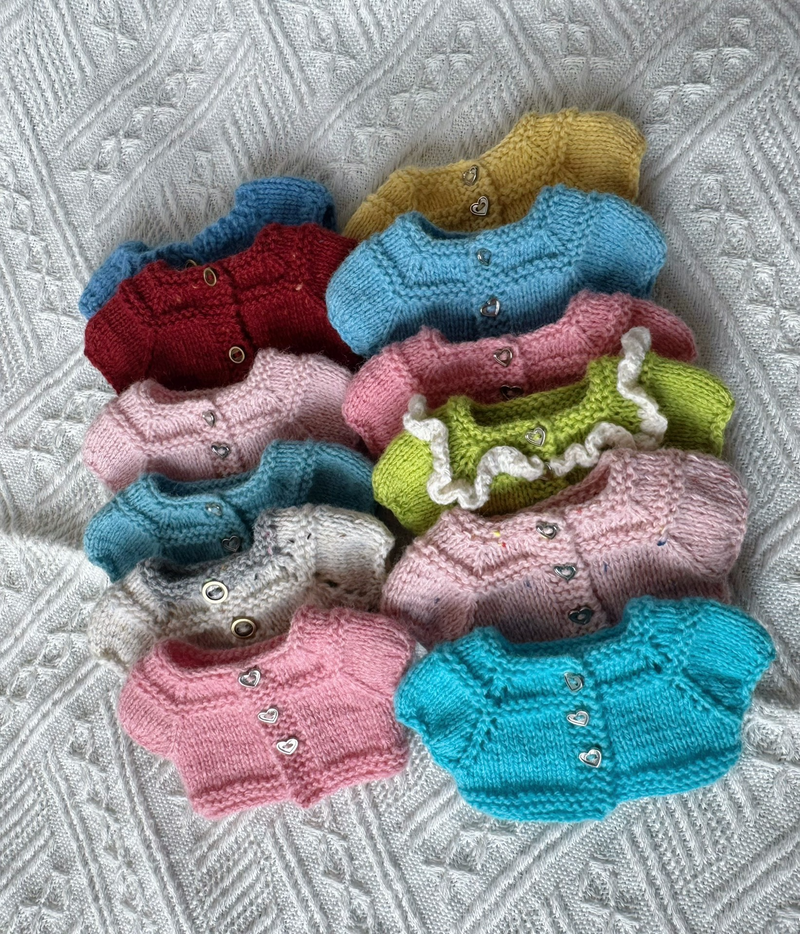 Adorable Labubu Doll Outfit Set – Cozy Knit Cardigan, Scarf & Bows – Pastel Charm - Image 6
