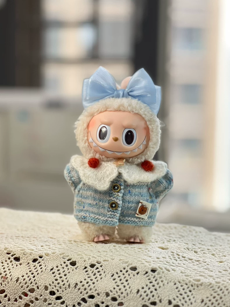 Charming Labubu Doll Outfit: Cozy Sweater, Stylish Scarf & Adorable Accessories for Collectors - Image 8