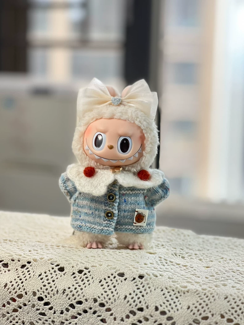 Charming Labubu Doll Outfit: Cozy Sweater, Stylish Scarf & Adorable Accessories for Collectors - Image 9