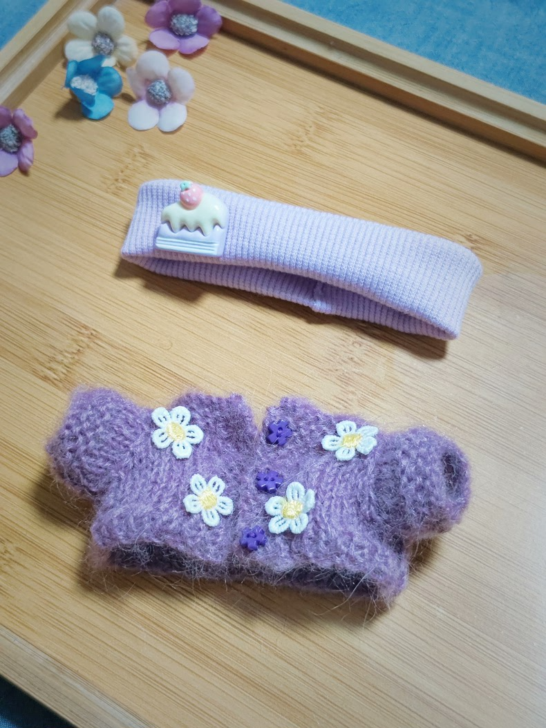 Customizable Labubu Doll Outfit: Stylish Floral Sweater & Adorable Headband for Unique Character Expression - Image 2