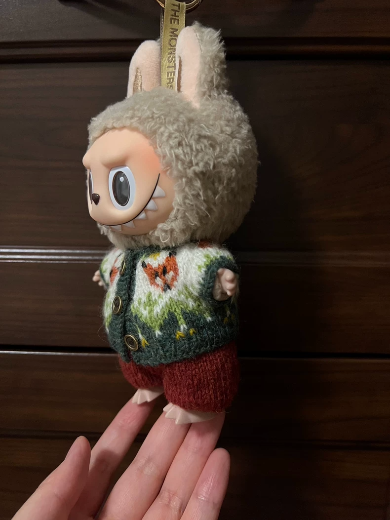 Handcrafted LABUBU Doll Outfit: Cozy Cardigan & Vibrant Shorts for Collectors & Play - Image 2