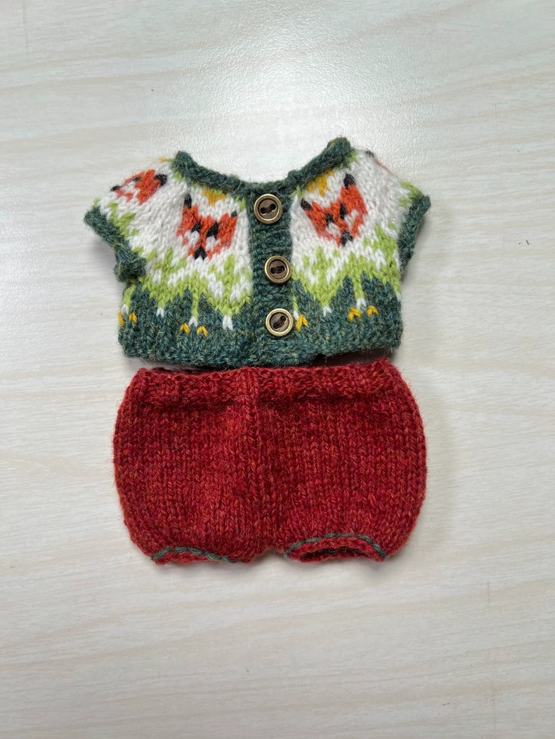 Handcrafted LABUBU Doll Outfit: Cozy Cardigan & Vibrant Shorts for Collectors & Play - Image 4