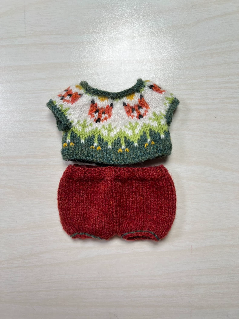 Handcrafted LABUBU Doll Outfit: Cozy Cardigan & Vibrant Shorts for Collectors & Play - Image 5