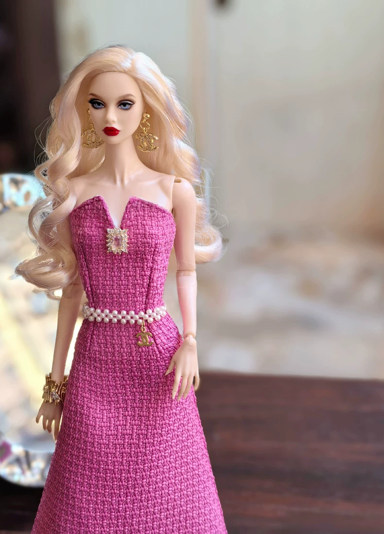 Luxe Pink Tweed Blythe Dress w/ Pearl Waistband & Jewelry Set - Image 2