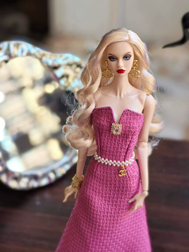 Luxe Pink Tweed Blythe Dress w/ Pearl Waistband & Jewelry Set - Image 4