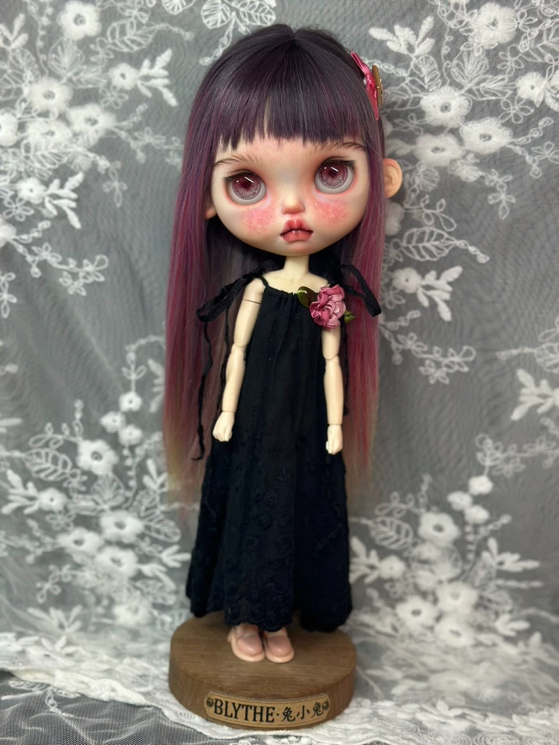 Gothic Blythe Doll Outfit: Black Lace Dress with Pink Floral Accents for ob24 - Image 2