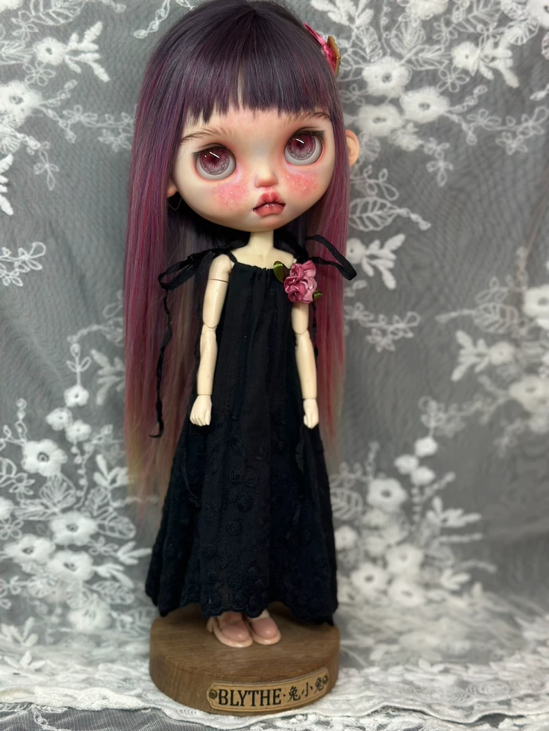 Gothic Blythe Doll Outfit: Black Lace Dress with Pink Floral Accents for ob24 - Image 3