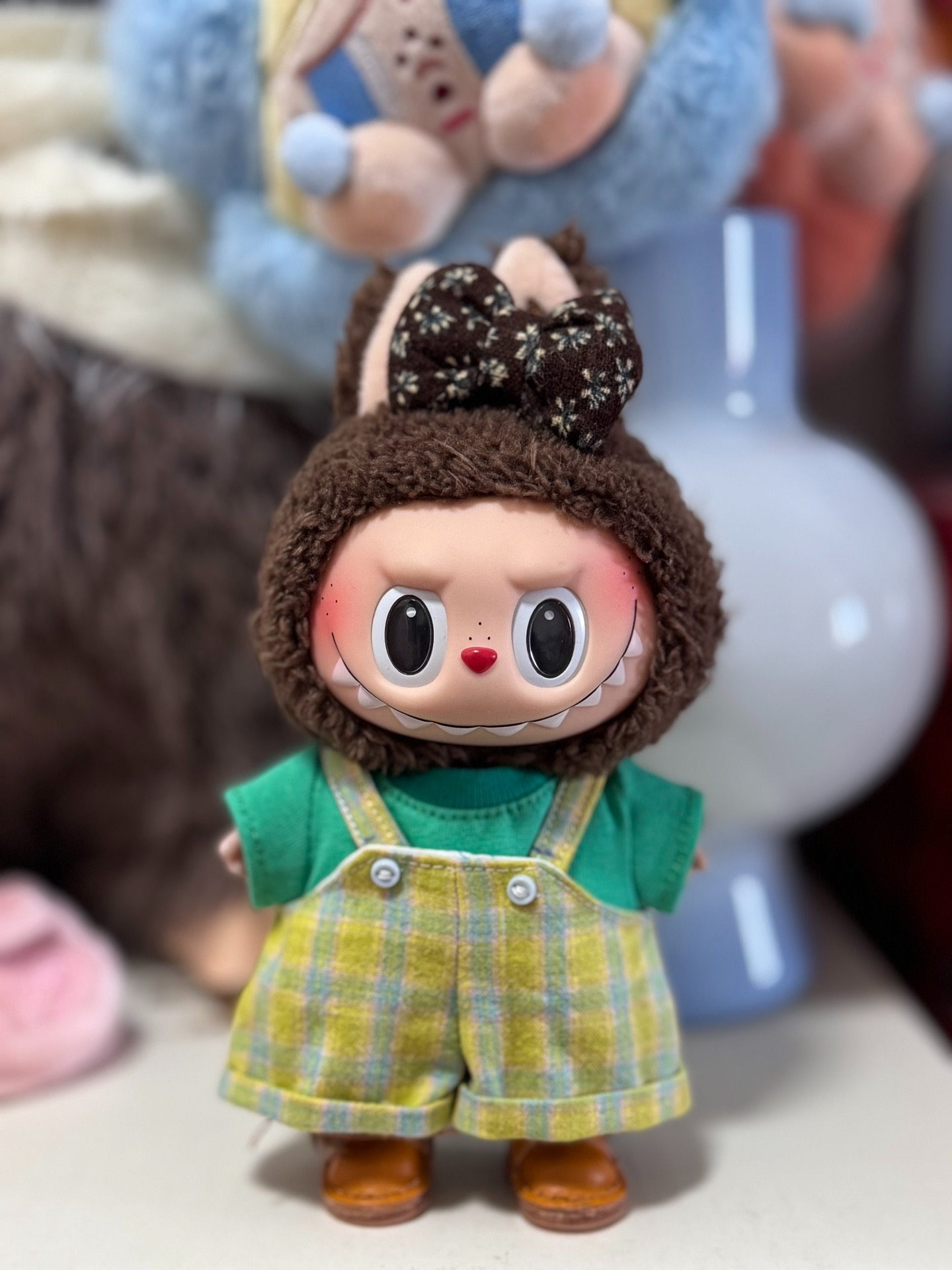 Vibrant Labubu Outfit: Plush Bear Hat, Green T-Shirt & Plaid Overalls for Dolls - Image 3