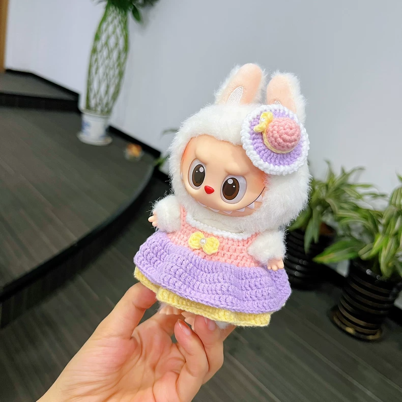 Charming Pastel LABUBU Outfit for 17cm Figurine – Soft Yarn, Playful Bow & Premium Details - Image 2